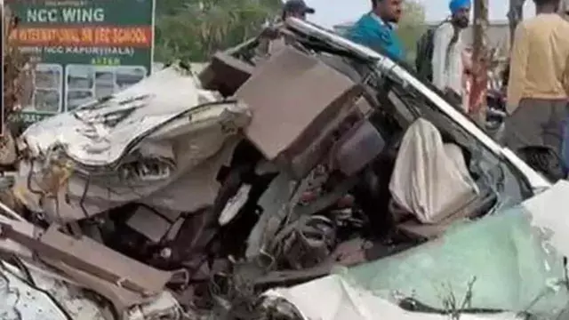 सुल्तानपुर लोधी में दर्दनाक सड़क हादसा, तेज रफ्तार SUV पेड़ से टकराई सुल्तानपुर लोधी में दर्दनाक सड़क हादसा, तेज रफ्तार SUV पेड़ से टकराई