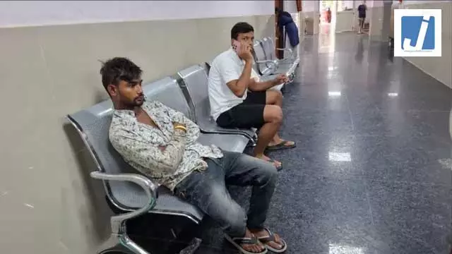 तेज रफ्तार ट्रक ने टेंपो में मारी टक्कर, ड्राइवर की मौत कई कांवड़िये घायल तेज रफ्तार ट्रक ने टेंपो में मारी टक्कर, ड्राइवर की मौत कई कांवड़िये घायल
