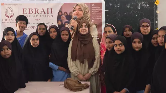 रेशम फातमा की प्रेरक उड़ान, तेजाब हमले से चिवनिंग तक का सफर रेशम फातमा की प्रेरक उड़ान, तेजाब हमले से चिवनिंग तक का सफर