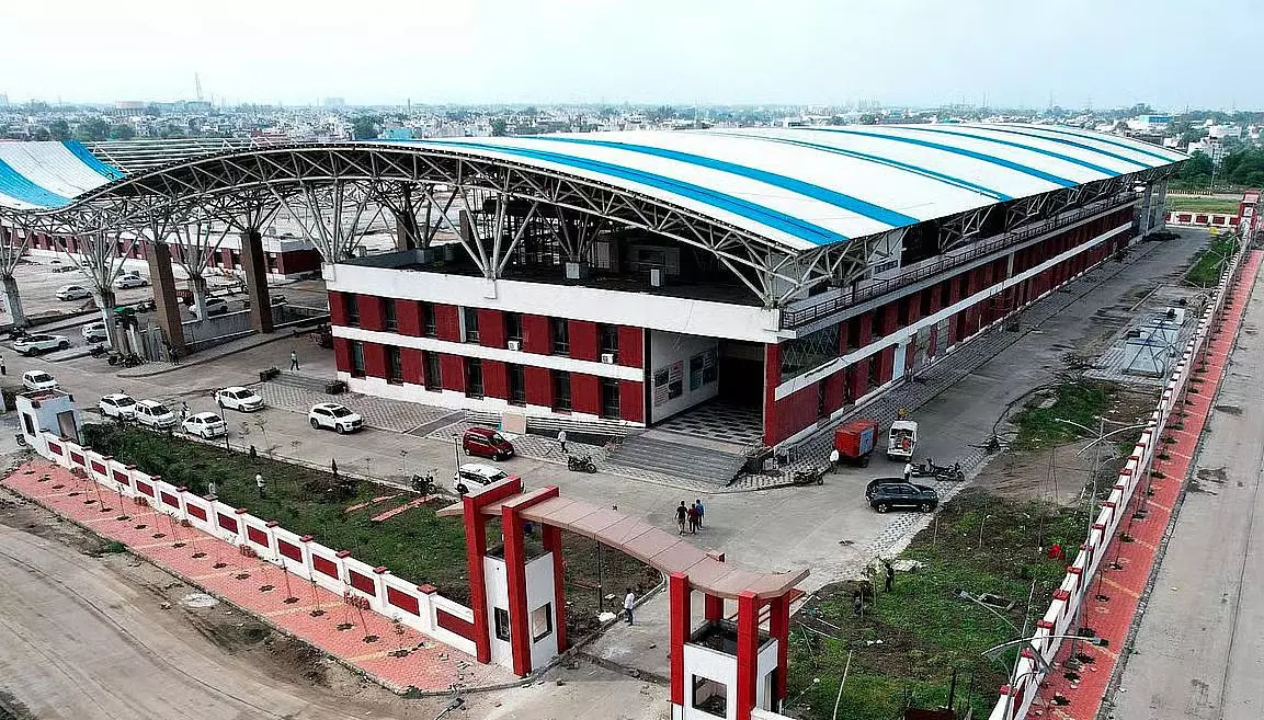 कुमेड़ी ISBT को मिलेगा नया रूप, 55 हजार यात्रियों को फायदा कुमेड़ी ISBT को मिलेगा नया रूप, 55 हजार यात्रियों को फायदा