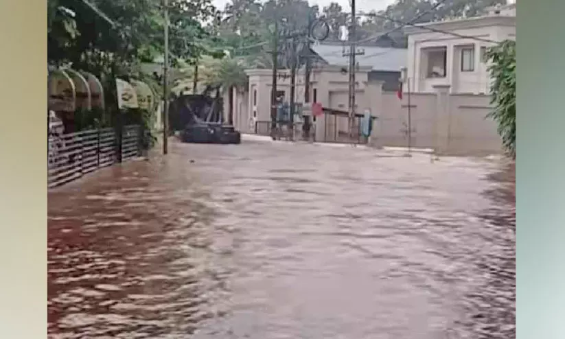 बाढ़ के बाद मीनाक्षी झील बांध की मांग फिर तेज बाढ़ के बाद मीनाक्षी झील बांध की मांग फिर तेज