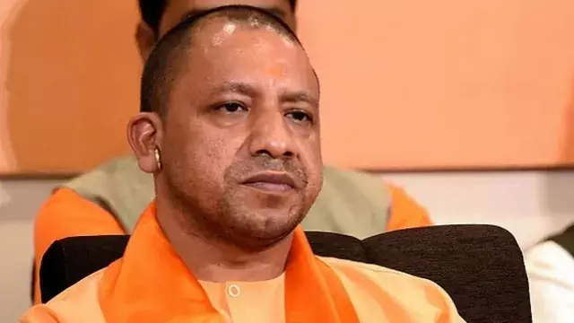 100 साल पुराना मकान ढहा, मलबे में दबकर छह की मौत; CM ने जताया शोक 100 साल पुराना मकान ढहा, मलबे में दबकर छह की मौत; CM ने जताया शोक