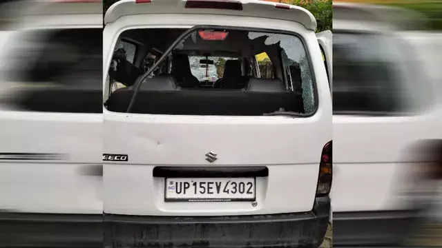 गंगाजल खंडित होने पर हंगामा, कार में तोड़फोड़ गंगाजल खंडित होने पर हंगामा, कार में तोड़फोड़
