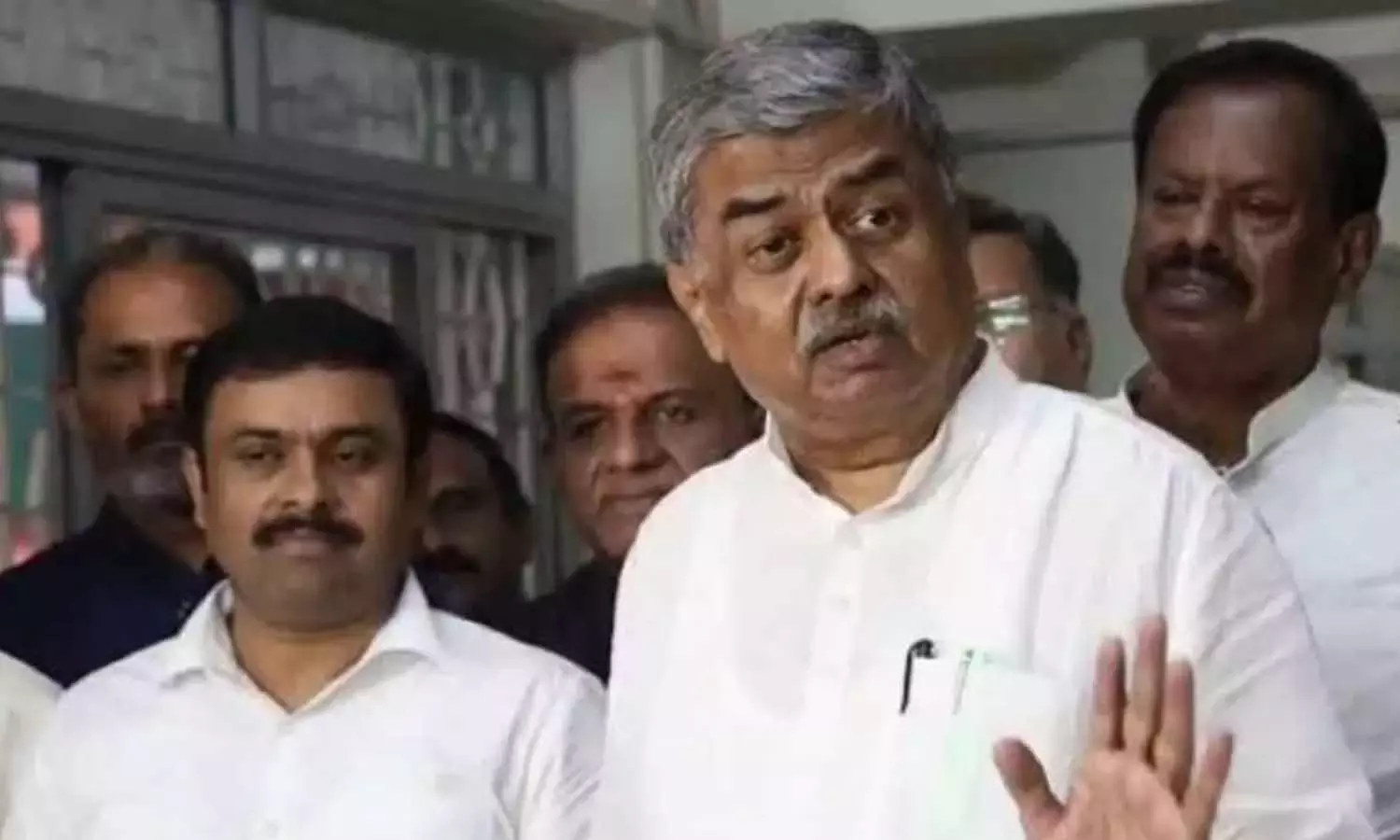 Karnataka: कांग्रेस ने स्पीकर, चेयरमैन उम्मीदवार की घोषणा का बचाव किया Karnataka: कांग्रेस ने स्पीकर, चेयरमैन उम्मीदवार की घोषणा का बचाव किया