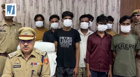 पुलिस का बड़ा एक्शन: 8 आरोपी गिरफ्तार, 300 से ज्यादा चोरी के मोबाइल और पार्ट्स बरामद पुलिस का बड़ा एक्शन: 8 आरोपी गिरफ्तार, 300 से ज्यादा चोरी के मोबाइल और पार्ट्स बरामद