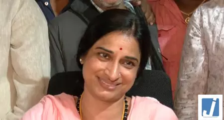 मदरसों में अंग्रेजी शिक्षा और राष्ट्रगान शुरू हो, बच्चों में देशभक्ति की भावना जगाई जाए: माधवी लता मदरसों में अंग्रेजी शिक्षा और राष्ट्रगान शुरू हो, बच्चों में देशभक्ति की भावना जगाई जाए: माधवी लता