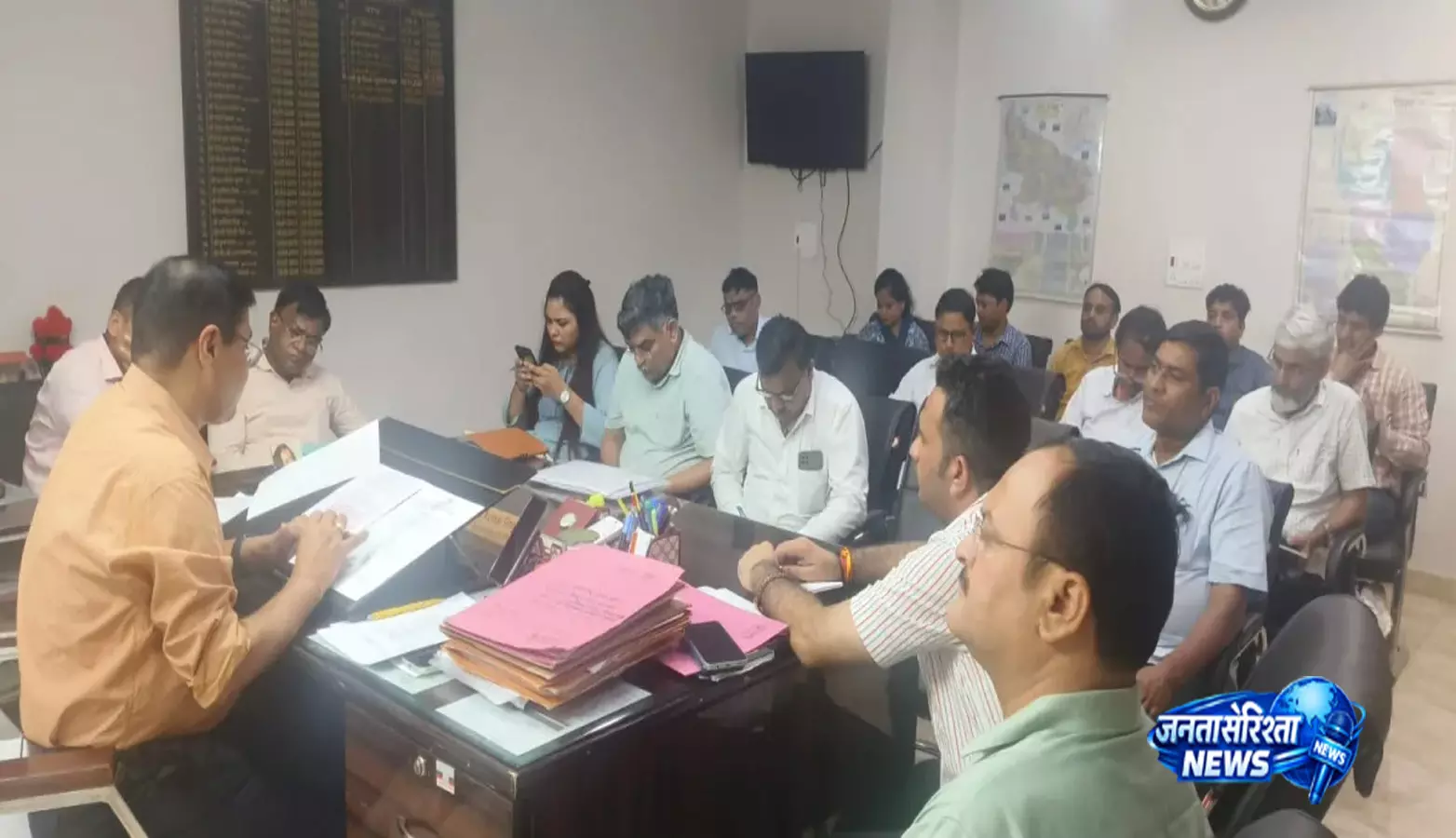 देशभक्ति का रंग, महिलाओं के संग: बागपत में तैयार हो रहे 2 लाख तिरंगे देशभक्ति का रंग, महिलाओं के संग: बागपत में तैयार हो रहे 2 लाख तिरंगे