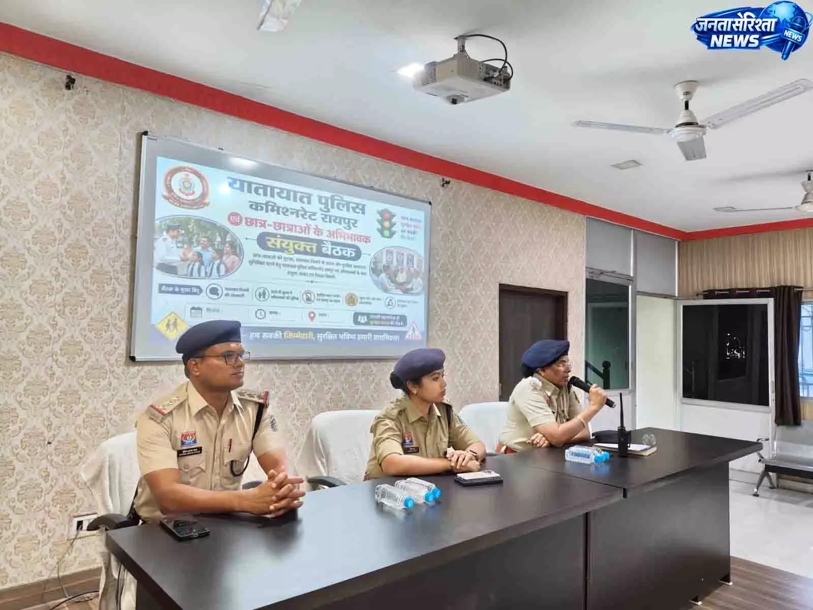कांकेर में शिकार के पीछे दौड़ा तेंदुआ कुएं में गिरा कांकेर में शिकार के पीछे दौड़ा तेंदुआ कुएं में गिरा