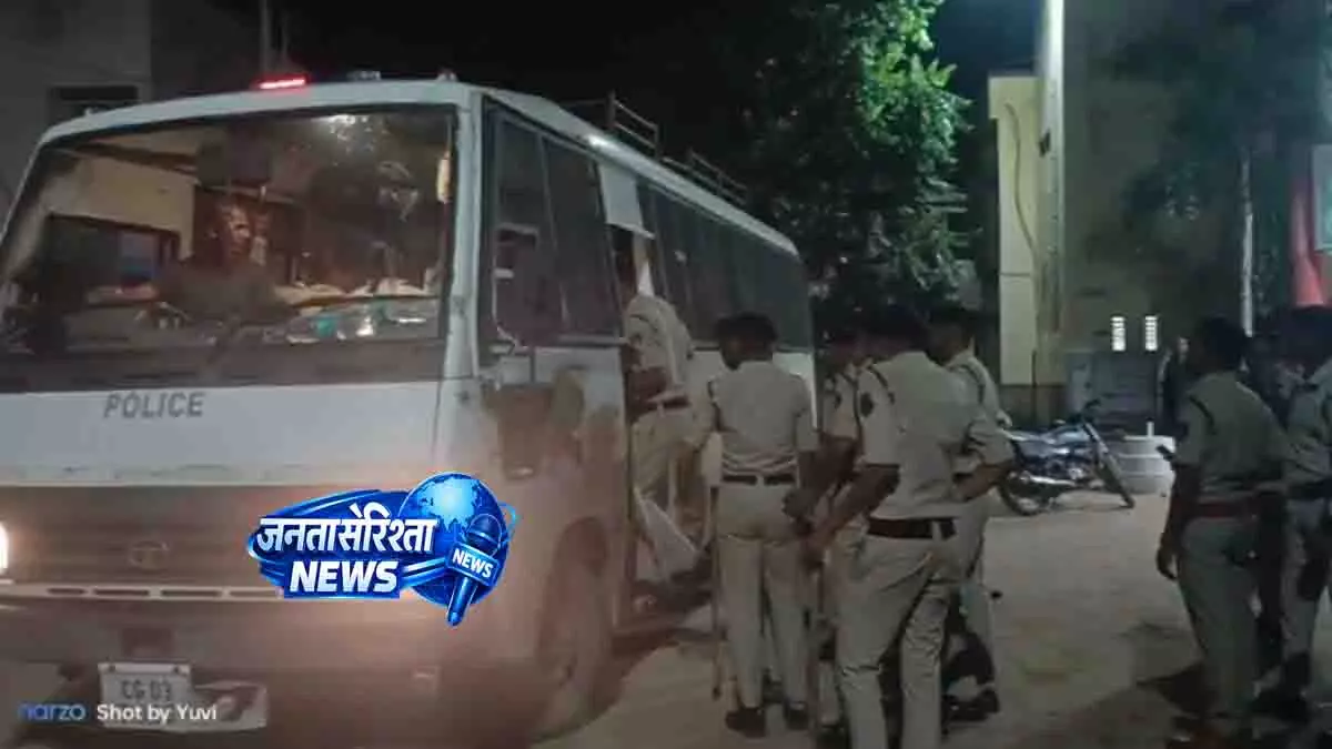 NSA आरोपी लल्ला सोनवानी को जेल ले जाते समय बवाल, पुलिस ने संभाला मोर्चा NSA आरोपी लल्ला सोनवानी को जेल ले जाते समय बवाल, पुलिस ने संभाला मोर्चा