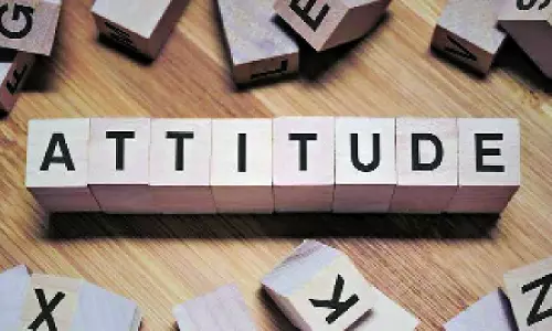 सकारात्मक सोच से समाज में बदलाव सकारात्मक सोच से समाज में बदलाव