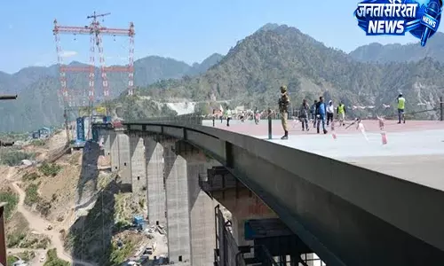जम्मू के 5 बड़े पुलों पर लगेगा कंटीला सुरक्षा कवच, प्रशासन ने तैयार किया नया प्लान जम्मू के 5 बड़े पुलों पर लगेगा कंटीला सुरक्षा कवच, प्रशासन ने तैयार किया नया प्लान