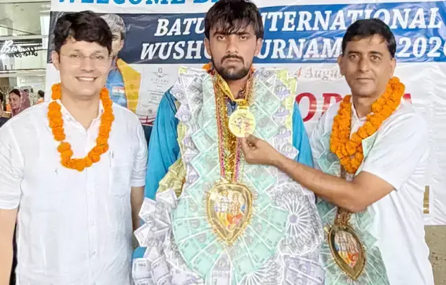 Sonipat: 90 किलोग्राम वर्ग में नितेश का गोल्ड, जॉर्जिया में लहराया तिरंगा Sonipat: 90 किलोग्राम वर्ग में नितेश का गोल्ड, जॉर्जिया में लहराया तिरंगा