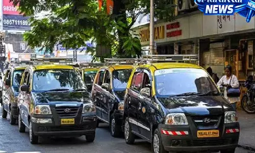 1 लाख से अधिक टैक्सी ड्राइवरों ने सीखी कामकाजी मराठी, यात्रियों से अब स्थानीय भाषा में करेंगे संवाद 1 लाख से अधिक टैक्सी ड्राइवरों ने सीखी कामकाजी मराठी, यात्रियों से अब स्थानीय भाषा में करेंगे संवाद