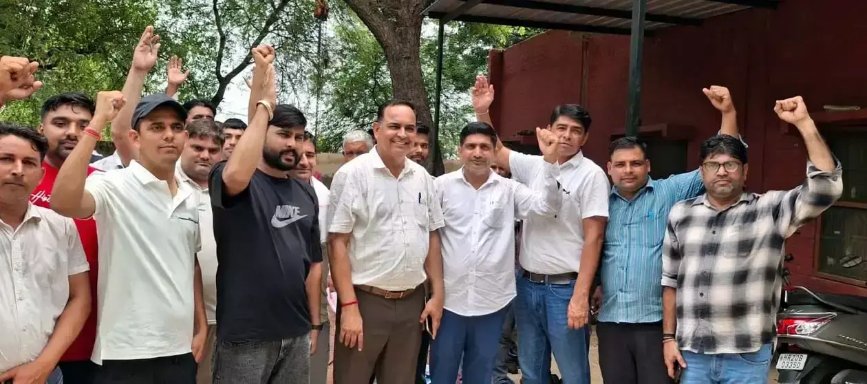 Hisar: हिसार में बिजली कर्मचारियों का आंदोलन तेज, हड़ताल का ऐलान