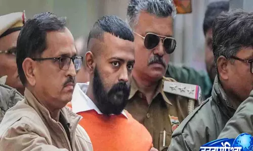 सुकेश चन्द्रशेखर केस: SC के आदेश पर पत्नी की जमानत याचिका, 3 महीने में गवाहों की जांच पूरी करने के निर्देश सुकेश चन्द्रशेखर केस: SC के आदेश पर पत्नी की जमानत याचिका, 3 महीने में गवाहों की जांच पूरी करने के निर्देश