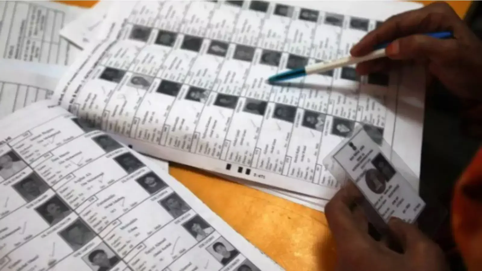 Mumbai: वोटर लिस्ट रिवीजन में बदलाव, चुनाव आयोग ने जारी किया नया कार्यक्रम Mumbai: वोटर लिस्ट रिवीजन में बदलाव, चुनाव आयोग ने जारी किया नया कार्यक्रम