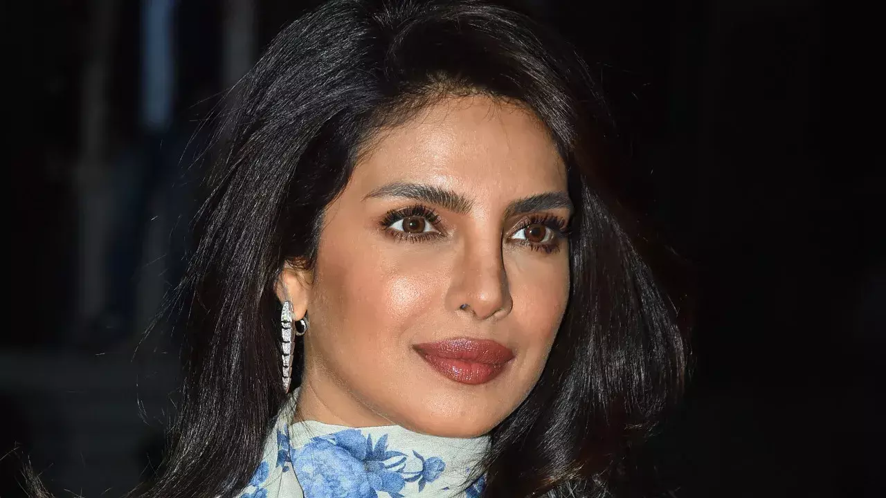 Priyanka Chopra रसेल क्रो के साथ अपनी अगली फिल्म की तैयारी में Priyanka Chopra रसेल क्रो के साथ अपनी अगली फिल्म की तैयारी में