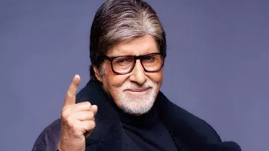 आँखों के बदलाव छिपाने के लिए अमिताभ पहनते हैं खास टिंटेड चश्मा आँखों के बदलाव छिपाने के लिए अमिताभ पहनते हैं खास टिंटेड चश्मा