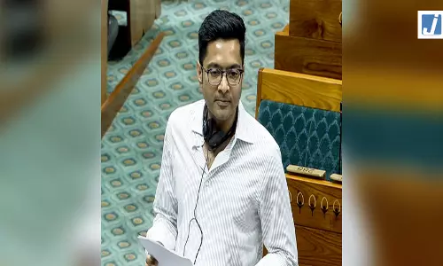 अभिषेक बनर्जी ने फिर किया सुप्रीम कोर्ट का रुख, मांगी आंखों के इलाज के लिए विदेश जाने की अनुमति