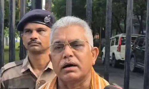 झारखंड में जिम्मेदार लोगों की क्यों नहीं हो रही गिरफ्तारी, सीएम दें जवाब: दिलीप घोष झारखंड में जिम्मेदार लोगों की क्यों नहीं हो रही गिरफ्तारी, सीएम दें जवाब: दिलीप घोष