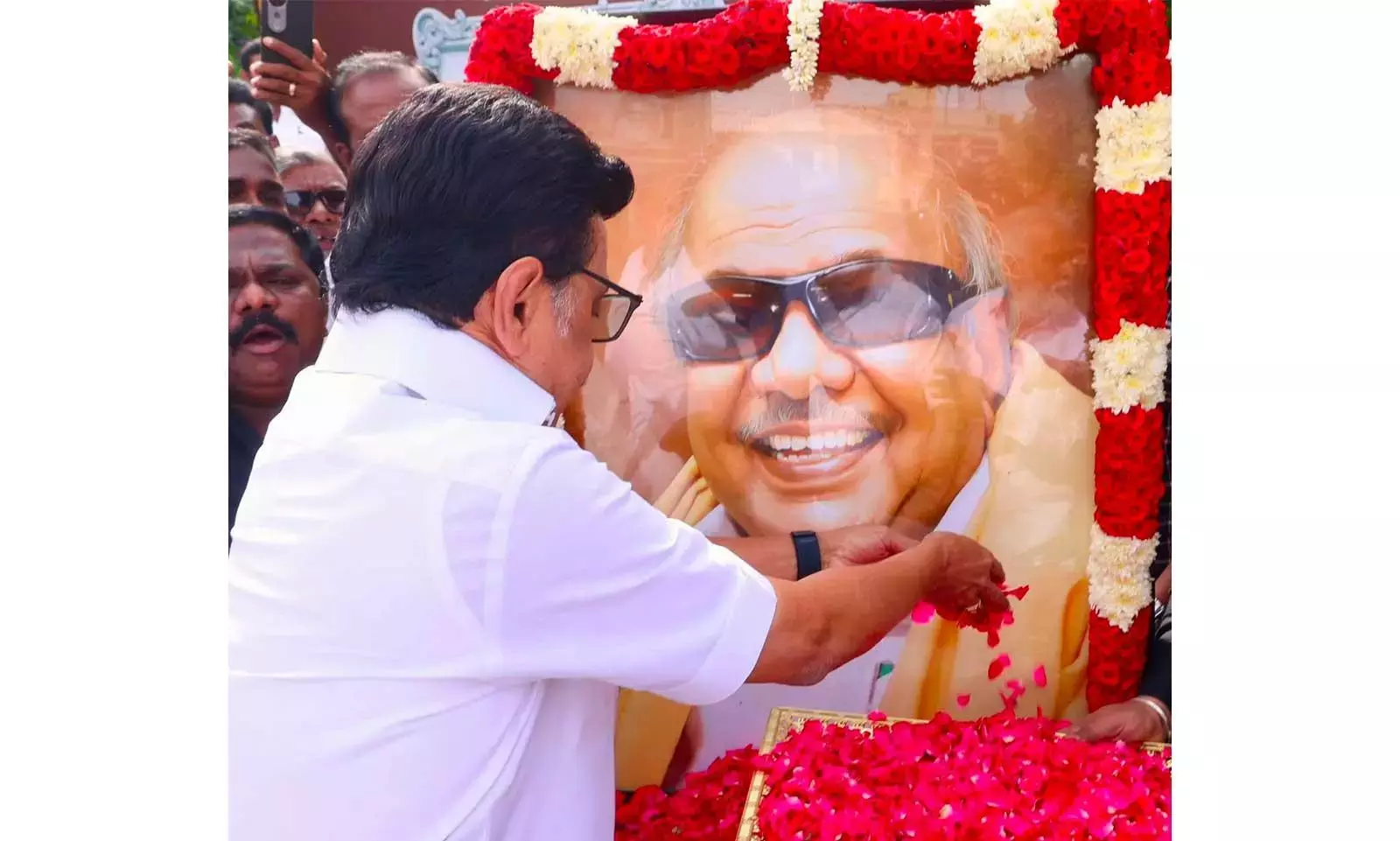 कलैग्नार हमारे लिए सब कुछ हैं: स्टालिन ने करुणानिधि की मौत की सालगिरह पर श्रद्धांजलि दी