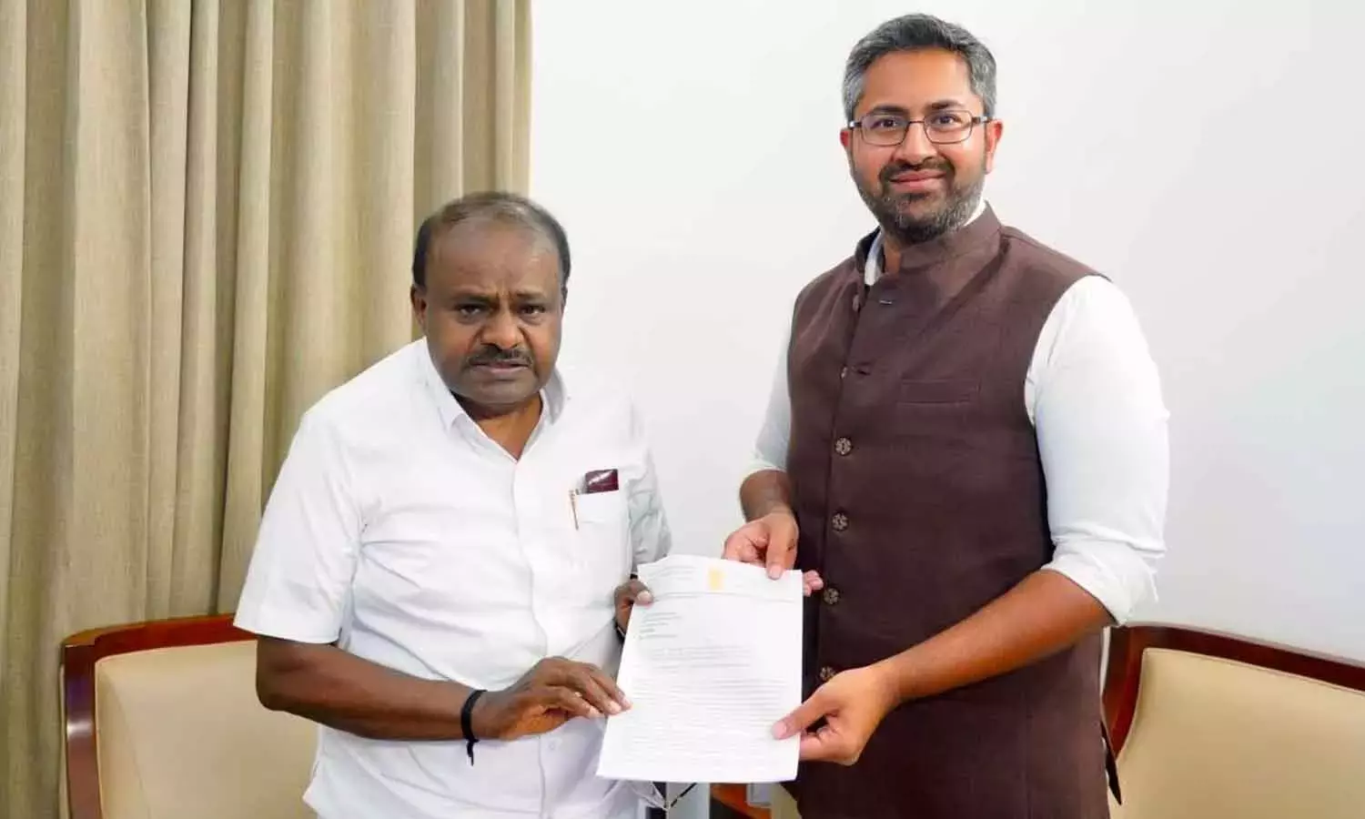 Andhra: विशाखापत्तनम के सांसद ने VRS के बकाया भुगतान को तुरंत जारी करने की मांग की Andhra: विशाखापत्तनम के सांसद ने VRS के बकाया भुगतान को तुरंत जारी करने की मांग की