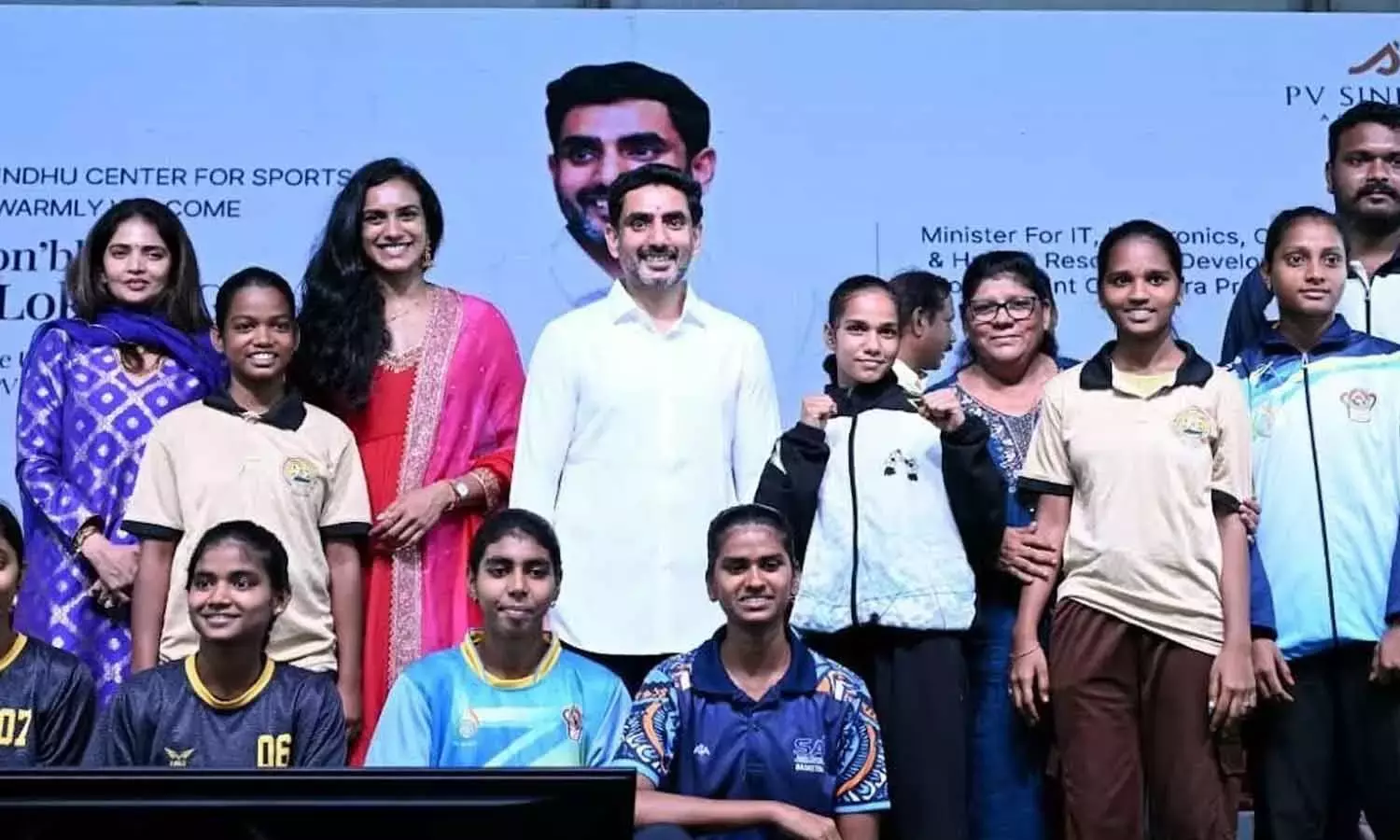 Andhra: लोकेश ने पीवी सिंधु अकादमी को विजाग का भविष्य का खेल केंद्र बताया Andhra: लोकेश ने पीवी सिंधु अकादमी को विजाग का भविष्य का खेल केंद्र बताया