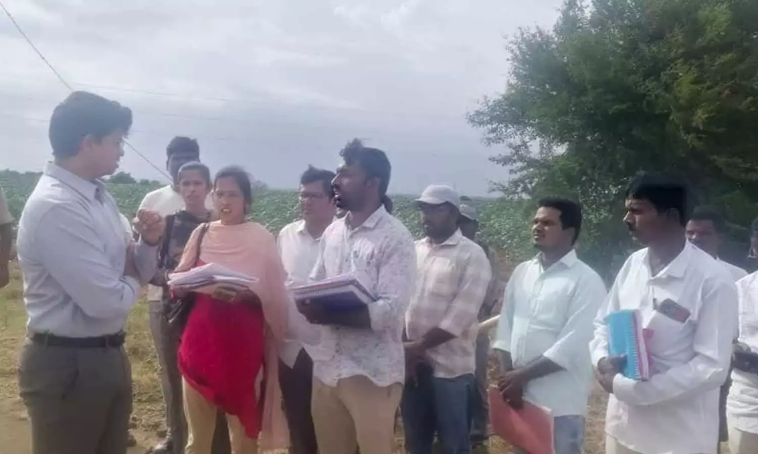 Andhra: जेसी सी विष्णु चरण ने शीघ्र शिकायत निवारण के निर्देश दिए Andhra: जेसी सी विष्णु चरण ने शीघ्र शिकायत निवारण के निर्देश दिए