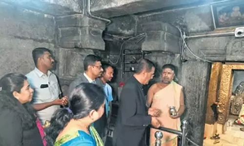 हम्पी में अवैध होमस्टे पर शिकंजा, 54 अफसरों को लोकायुक्त नोटिस हम्पी में अवैध होमस्टे पर शिकंजा, 54 अफसरों को लोकायुक्त नोटिस