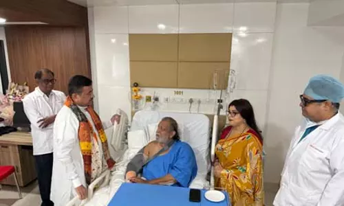 मिथुन चक्रवर्ती का हुआ ऑपरेशन, सुवेंदु अधिकारी ने अस्पताल पहुंचकर जाना हाल मिथुन चक्रवर्ती का हुआ ऑपरेशन, सुवेंदु अधिकारी ने अस्पताल पहुंचकर जाना हाल