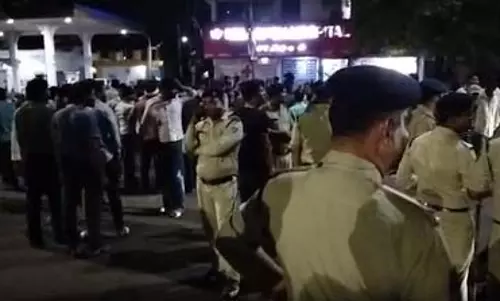 ग्वालियर: गाड़ी की टक्कर के बाद दो कांवड़ियों पर हमला, तीन हिरासत में ग्वालियर: गाड़ी की टक्कर के बाद दो कांवड़ियों पर हमला, तीन हिरासत में