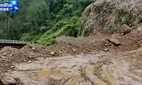 जिला में बारिश का कहर, 43 सडक़ों पर यातायात ठप जिला में बारिश का कहर, 43 सडक़ों पर यातायात ठप