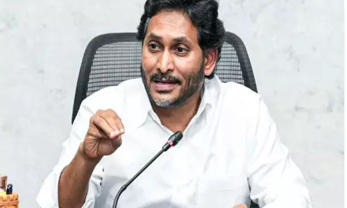 आंध्र के आदिवासी स्कूल मामले पर YSRCP का हमला, शिक्षा व्यवस्था पर उठाए सवाल