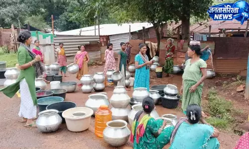 गाड़ा हाटिंग बस्ती में गहराया पेयजल संकट, दो घंटे की आपूर्ति से 300 परिवार परेशान गाड़ा हाटिंग बस्ती में गहराया पेयजल संकट, दो घंटे की आपूर्ति से 300 परिवार परेशान
