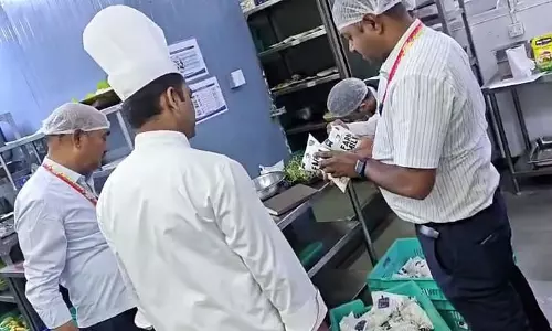 कर्नाटक में खाद्य सुरक्षा जांच, 30 टीमें मैदान में कर्नाटक में खाद्य सुरक्षा जांच, 30 टीमें मैदान में