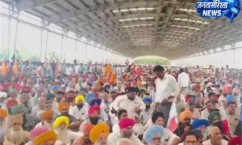सरकार के खिलाफ पेंशनरों-कर्मचारियों का हल्ला-बोल सरकार के खिलाफ पेंशनरों-कर्मचारियों का हल्ला-बोल