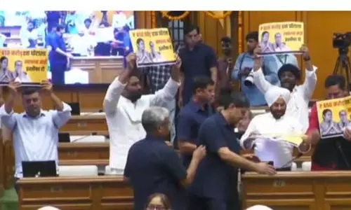 दिल्ली विधानसभा में दवा घोटाले पर हंगामा, ‘आप’ विधायकों को मार्शल ने बाहर निकाला
