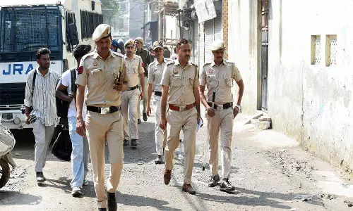 उन्नाव पीड़िता की पहचान उजागर करने पर FIR दर्ज