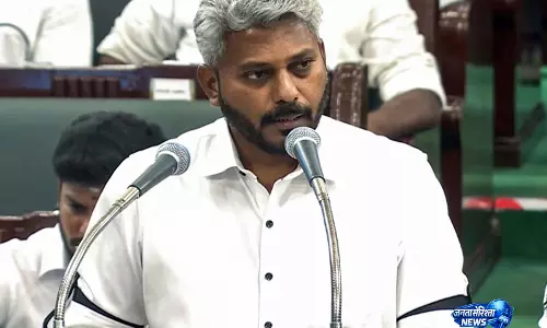 तमिलनाडु विधानसभा ने केंद्र से टैक्स का उचित बंटवारा करने का आग्रह करते हुए प्रस्ताव पारित किया तमिलनाडु विधानसभा ने केंद्र से टैक्स का उचित बंटवारा करने का आग्रह करते हुए प्रस्ताव पारित किया