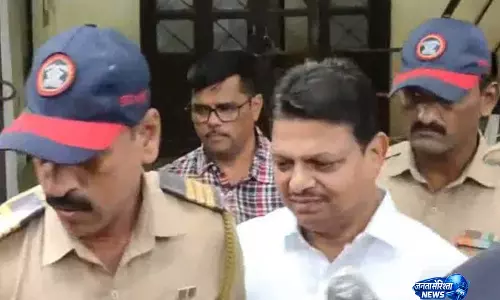 डॉक्टर मारपीट केस में शिवसेना पार्षद को जमानत, Maharashtra लौटने पर रोक डॉक्टर मारपीट केस में शिवसेना पार्षद को जमानत, Maharashtra लौटने पर रोक