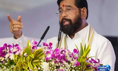 युवाओं से PM मोदी का संवाद सकारात्मक पहल: शिंदे, विपक्ष पर साधा निशाना युवाओं से PM मोदी का संवाद सकारात्मक पहल: शिंदे, विपक्ष पर साधा निशाना