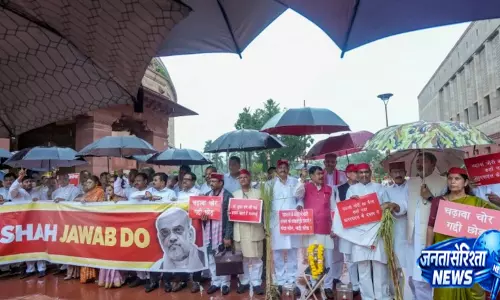 ओम बिरला का निर्देश, सांसदों की सुविधा के लिए मकर द्वार पर बनेगा शेड ओम बिरला का निर्देश, सांसदों की सुविधा के लिए मकर द्वार पर बनेगा शेड
