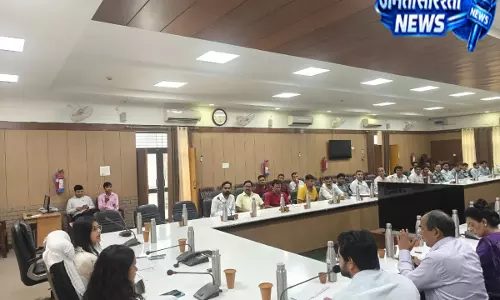 हापुड़ में छात्रवृत्ति तैयारियों की समीक्षा, DM बोलीं- पात्र छात्रों को हर हाल में मिले लाभ हापुड़ में छात्रवृत्ति तैयारियों की समीक्षा, DM बोलीं- पात्र छात्रों को हर हाल में मिले लाभ