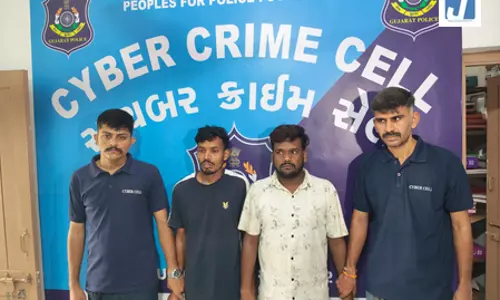 पुलिस ने झारखंड में साइबर धोखाधड़ी के धन के स्रोत का पता लगाया दो गिरफ्तार पुलिस ने झारखंड में साइबर धोखाधड़ी के धन के स्रोत का पता लगाया दो गिरफ्तार