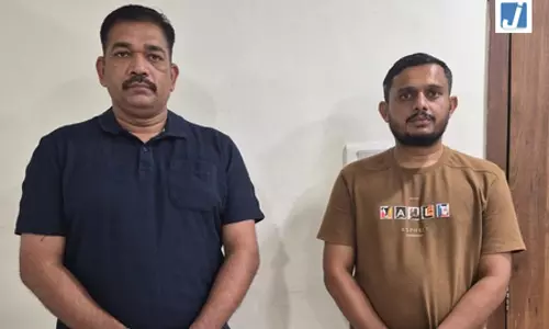 रिश्वतखोरी के मामले में मुख्य अग्निशमन अधिकारी और बिचौलिया के खिलाफ कार्रवाई रिश्वतखोरी के मामले में मुख्य अग्निशमन अधिकारी और बिचौलिया के खिलाफ कार्रवाई