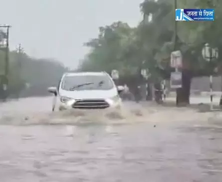 दिल्ली-NCR में हुई भारी बारिश दिल्ली-NCR में हुई भारी बारिश