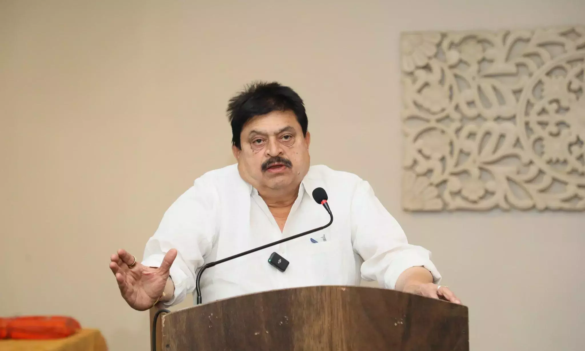 Telangana: भाजपा ने मॉर्फ्ड पीएम सामग्री पर एफआईआर पर रेवंत रेड्डी के दावे का उपहास किया Telangana: भाजपा ने मॉर्फ्ड पीएम सामग्री पर एफआईआर पर रेवंत रेड्डी के दावे का उपहास किया