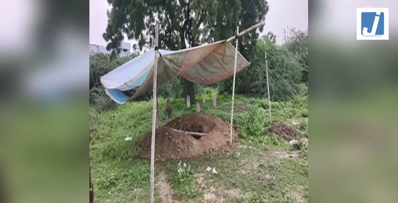 अतीक अहमद की कब्र के पास दफनाया जाएगा बेटा अबान, जुमे की नमाज के बाद किया जाएगा सुपुर्द-ए-खाक अतीक अहमद की कब्र के पास दफनाया जाएगा बेटा अबान, जुमे की नमाज के बाद किया जाएगा सुपुर्द-ए-खाक