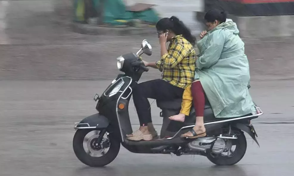 Telangana: सुबह 10 बजे तक तेलंगाना के कई जिलों में मध्यम बारिश की संभावना है Telangana: सुबह 10 बजे तक तेलंगाना के कई जिलों में मध्यम बारिश की संभावना है
