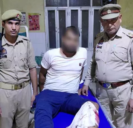 फिरोजाबाद में पुलिस से मुठभेड़ में एक बदमाश घायल, साथी भी गिरफ्तार फिरोजाबाद में पुलिस से मुठभेड़ में एक बदमाश घायल, साथी भी गिरफ्तार